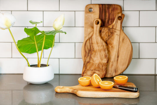 Fab Slabs Natural Solid Wood Cutting Board with Handle, Medium Wooden Cutting Boards for Kitchen, Meat Cutting Board, Wooden Chopping Board, 15.75" x 7.87"